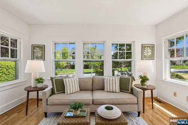 16 Duryea Road, Montclair, NJ 07043