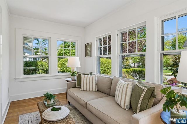 16 Duryea Road, Montclair, NJ 07043