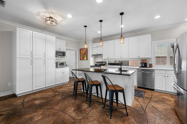 8903 Ravenswood Road, Granbury, TX 76049