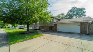 9830 Mckinley Street, Crown Point, IN 46307