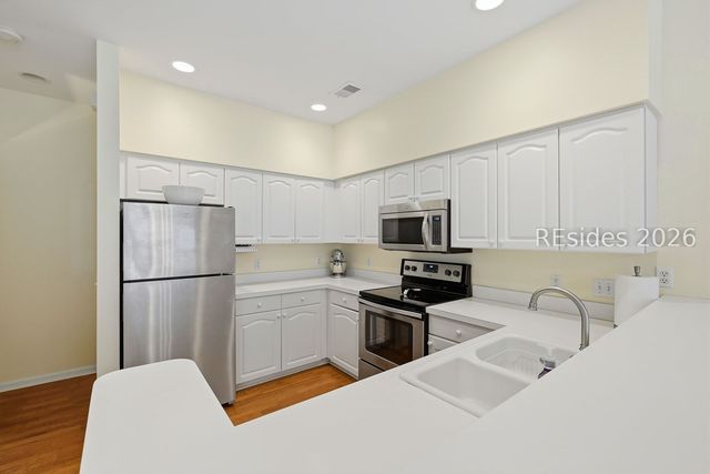 16 Brittany Place Drive 16, Hilton Head Island, SC 29928