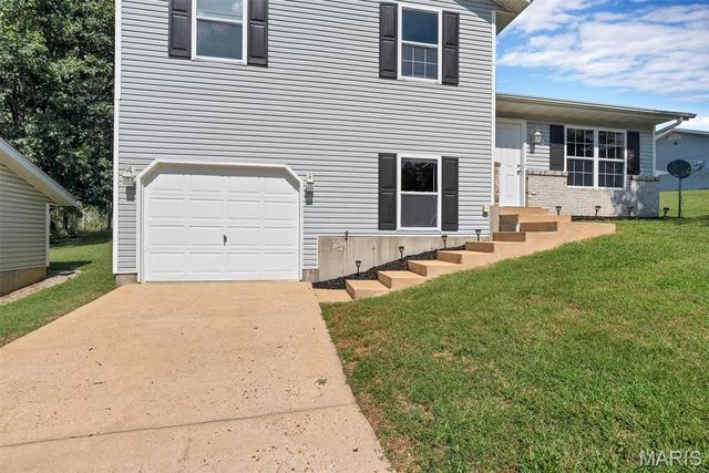 5 W 12th Street, Washington, MO 63090