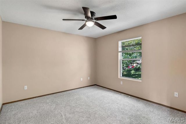 5 W 12th Street, Washington, MO 63090