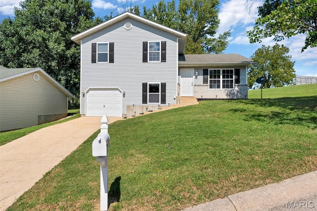 5 W 12th Street, Washington, MO 63090