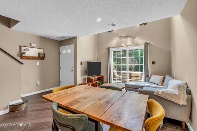 51 Phoenix Court, Tinton Falls, NJ 07712