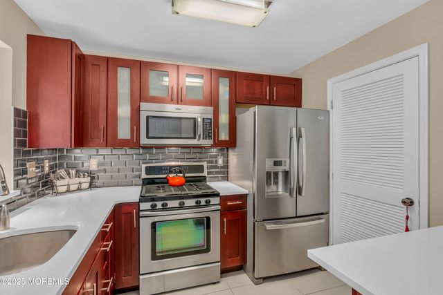 51 Phoenix Court, Tinton Falls, NJ 07712