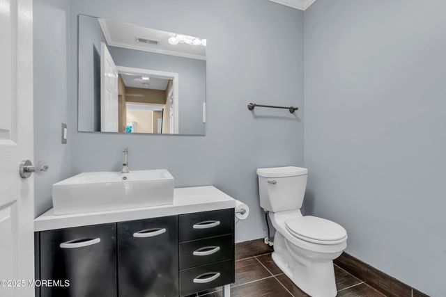 51 Phoenix Court, Tinton Falls, NJ 07712