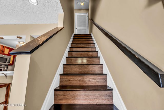 51 Phoenix Court, Tinton Falls, NJ 07712