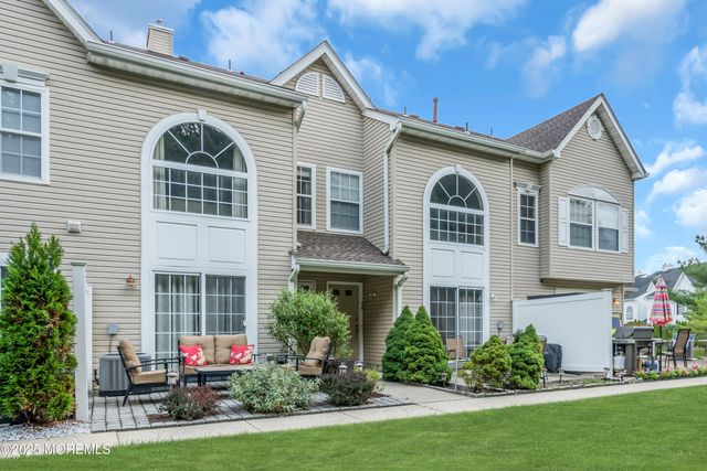 51 Phoenix Court, Tinton Falls, NJ 07712