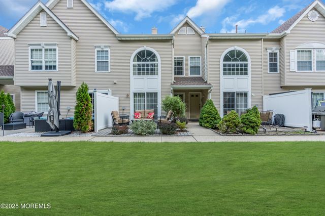 51 Phoenix Court, Tinton Falls, NJ 07712