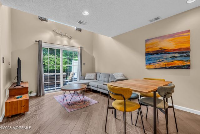 51 Phoenix Court, Tinton Falls, NJ 07712