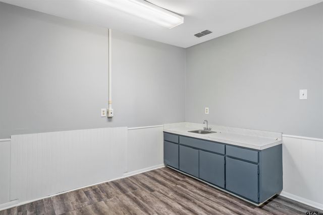 606 Brookside Dr, Jacksonville, TX 75766