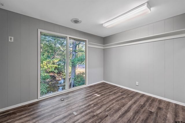 606 Brookside Dr, Jacksonville, TX 75766