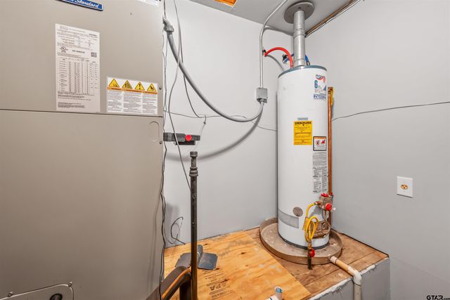 606 Brookside Dr, Jacksonville, TX 75766