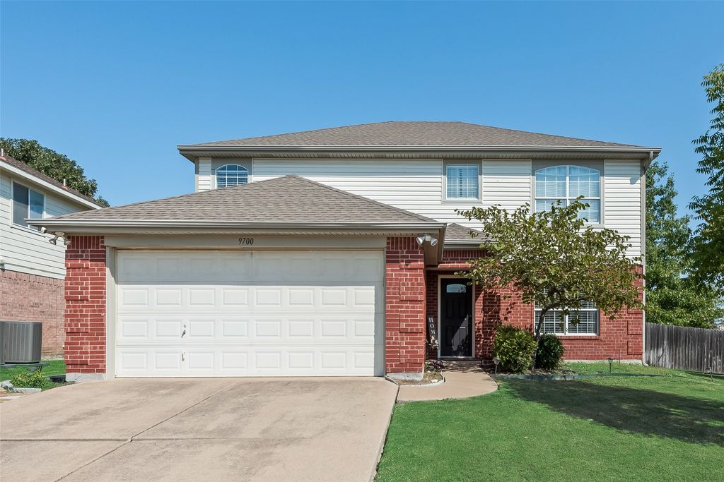 9700 Francesca Drive, Fort Worth, TX 76108