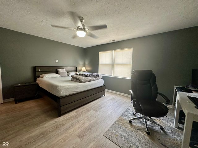 8436 Captain Drive, Avon, IN 46123