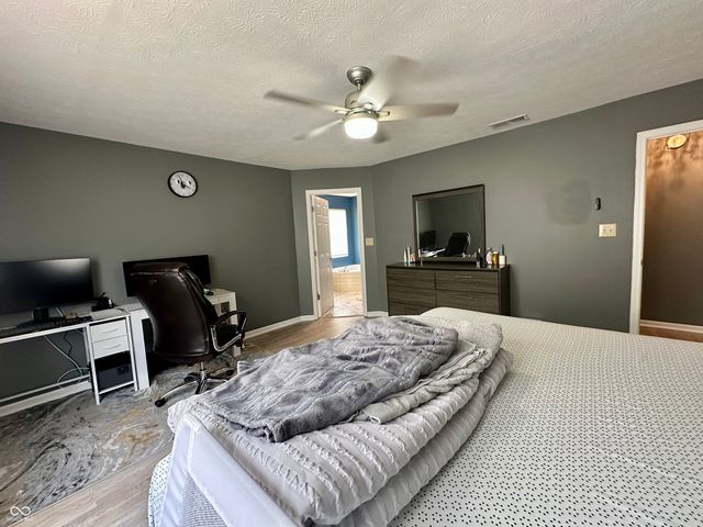 8436 Captain Drive, Avon, IN 46123