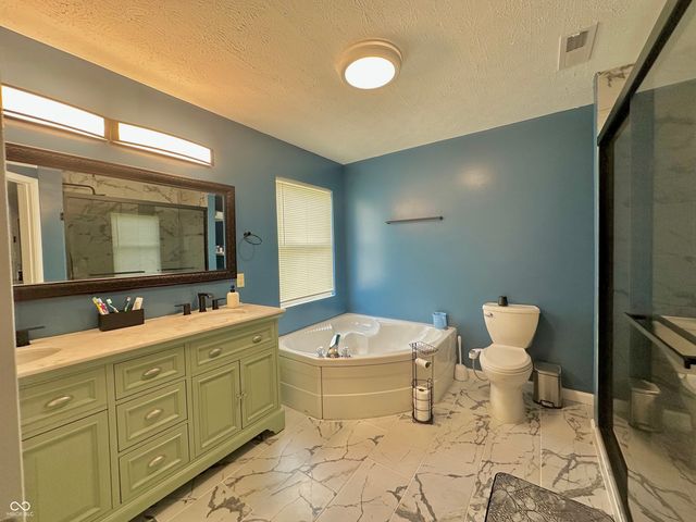 8436 Captain Drive, Avon, IN 46123