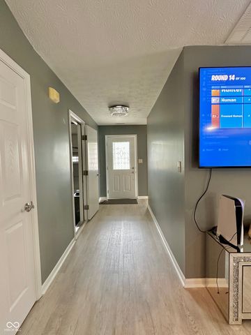 8436 Captain Drive, Avon, IN 46123