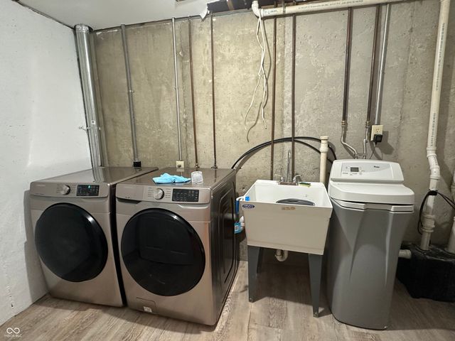 8436 Captain Drive, Avon, IN 46123