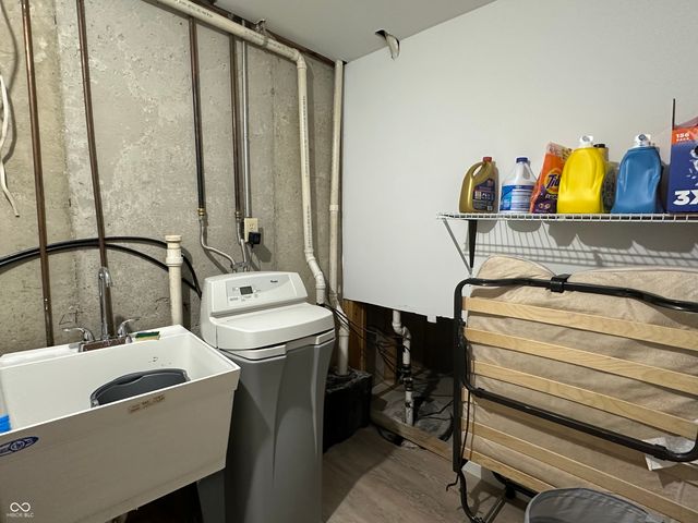 8436 Captain Drive, Avon, IN 46123