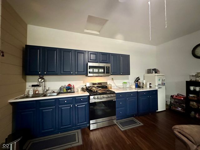 8436 Captain Drive, Avon, IN 46123