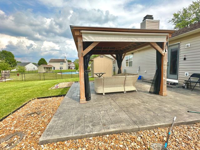 8436 Captain Drive, Avon, IN 46123