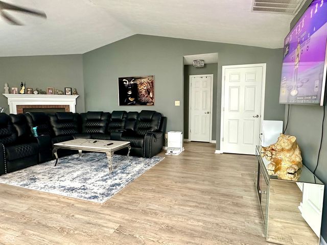 8436 Captain Drive, Avon, IN 46123