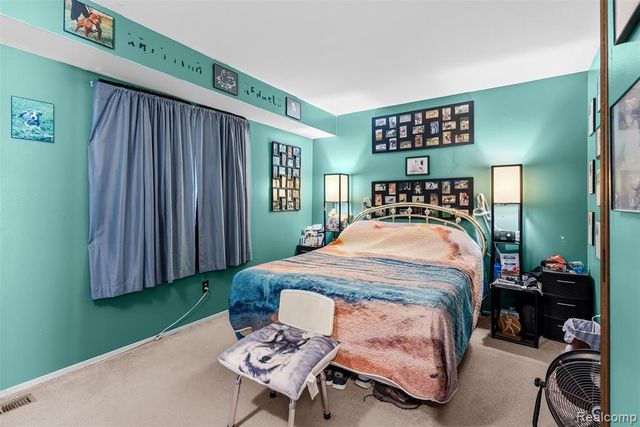1378 Roat Court, Burton, MI 48509