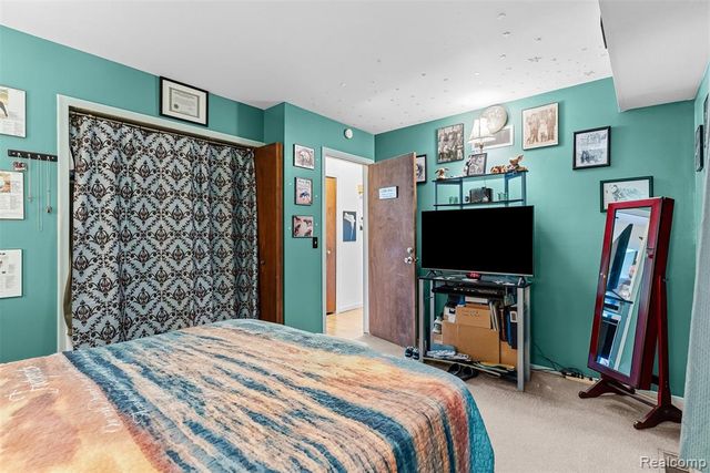1378 Roat Court, Burton, MI 48509
