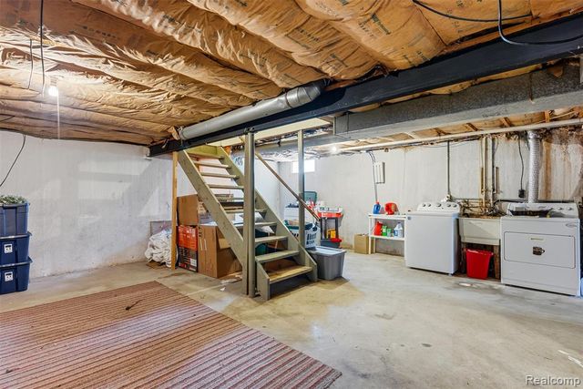 1378 Roat Court, Burton, MI 48509