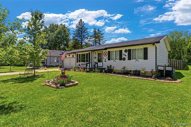 1378 Roat Court, Burton, MI 48509