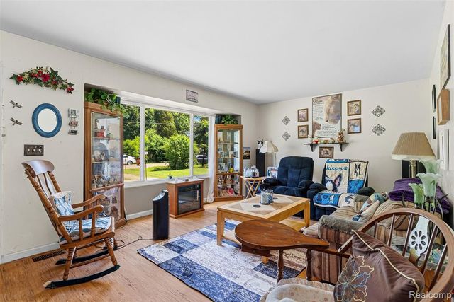 1378 Roat Court, Burton, MI 48509