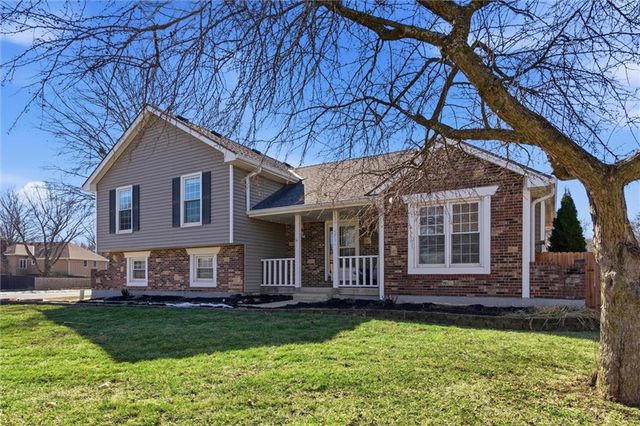 3714 SW Windemere Drive, Lee's Summit, MO 64082