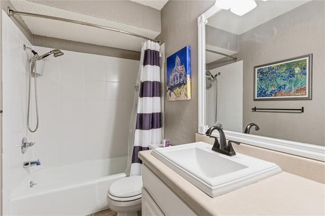 3714 SW Windemere Drive, Lee's Summit, MO 64082