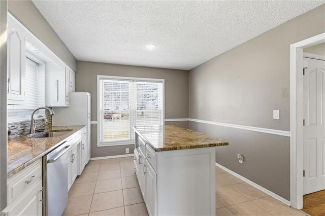 3714 SW Windemere Drive, Lee's Summit, MO 64082