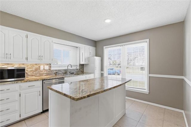 3714 SW Windemere Drive, Lee's Summit, MO 64082