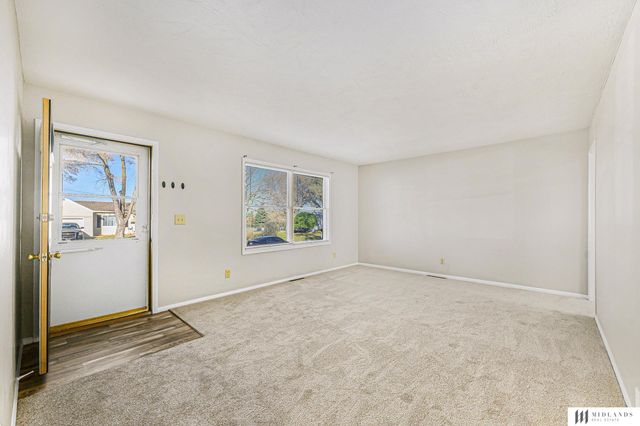 7001 Emiline Street, La Vista, NE 68128