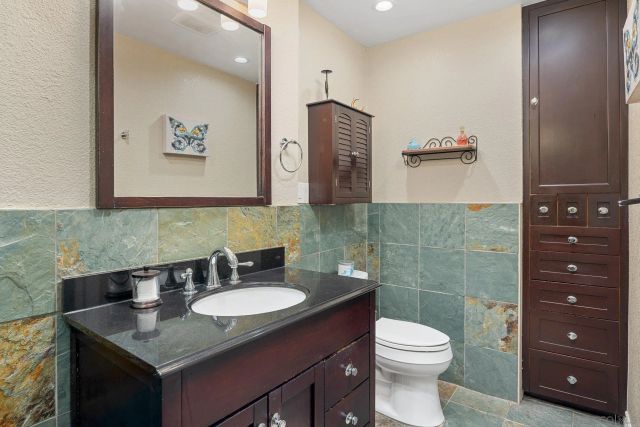 2855 N Victoria Dr, Alpine, CA 91901