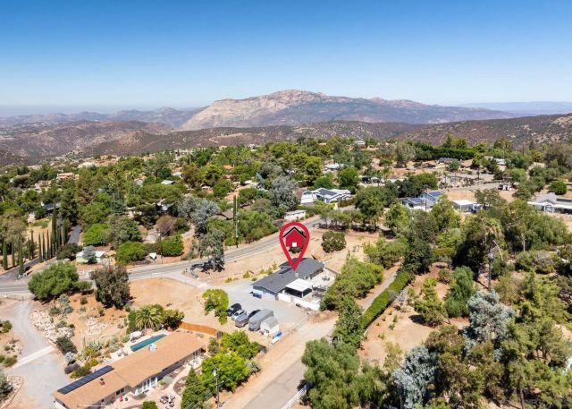 2855 N Victoria Dr, Alpine, CA 91901