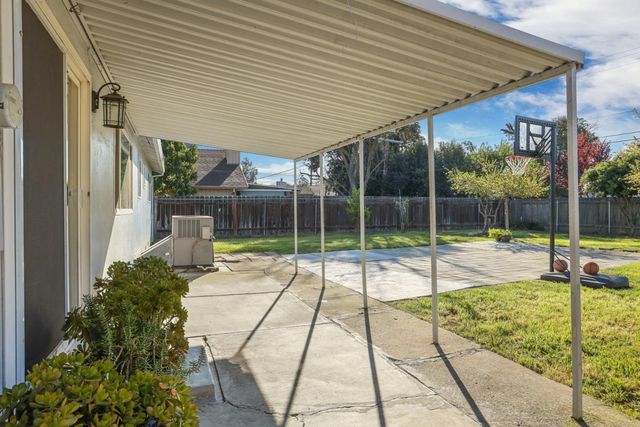 334 Alturas Ave, Stockton, CA 95207