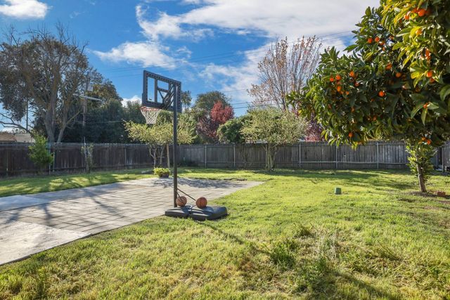 334 Alturas Ave, Stockton, CA 95207