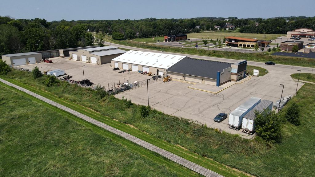 601 Central Street E, Lonsdale, MN 55046 — exterior