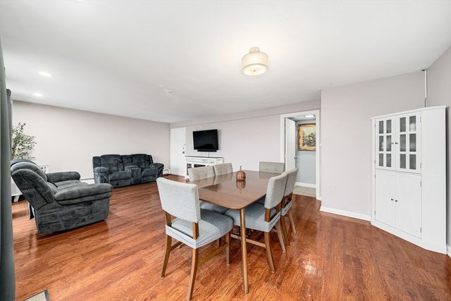 75 Edgelawn Ave 1, North Andover, MA 01845