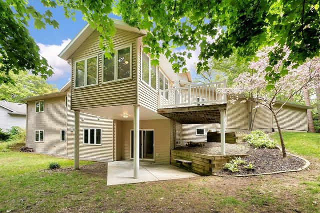2510 Thoreau Court, Grand Rapids, MI 49525