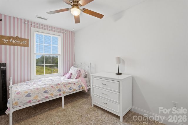 1629 Oak Leaf Drive, Hickory, NC 28601