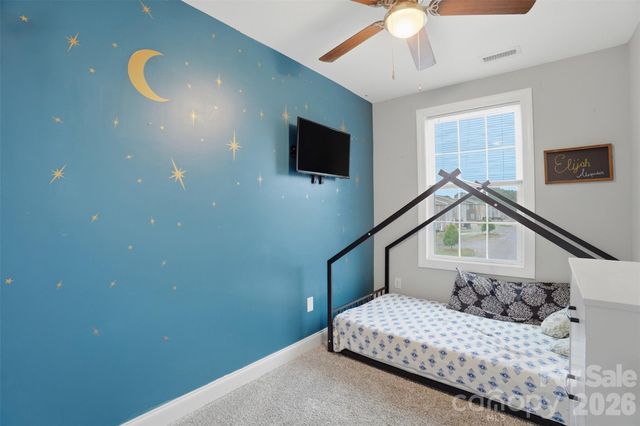 1629 Oak Leaf Drive, Hickory, NC 28601