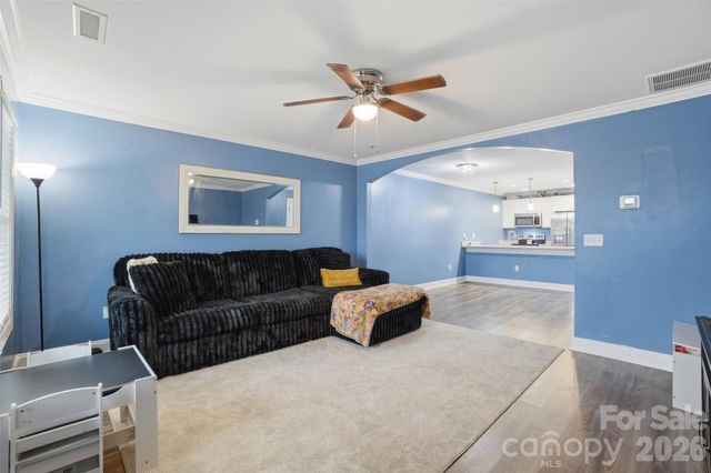 1629 Oak Leaf Drive, Hickory, NC 28601