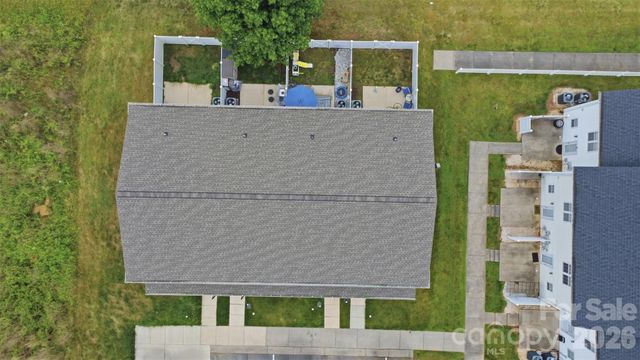 1629 Oak Leaf Drive, Hickory, NC 28601