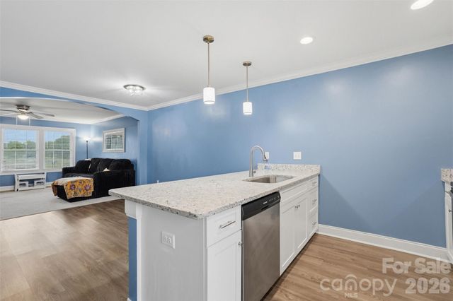 1629 Oak Leaf Drive, Hickory, NC 28601